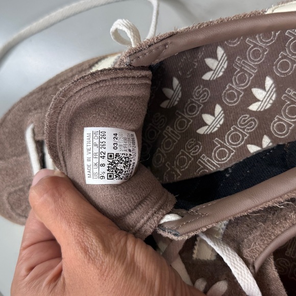 Adidas Spezial Brown Suede Gum Sole Sneakers (Unisex 9.5) - Picture 6 of 7